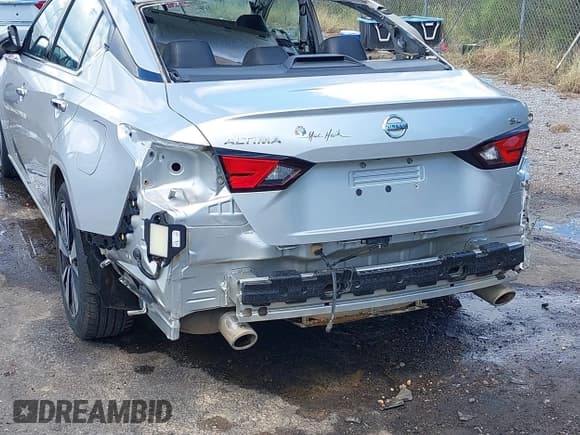 ✅ 2019 Nissan Altima SL • VIN: 1N4BL4EV9KC156248 • Лот: 43282770. Опубликован ранее на IAAI с пробегом 183 478 миль. Бесплатный доступ к архиву аукционных продаж из США и подробный отчёт об истории автомобиля на DreamBid. Изображение 18.