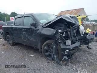 2019 Ram 1500 Big Horn z VIN 1C6SRFFT5KN510909, wystawiony jako IAAI lot #42685226 z przebiegiem 98 252 mil mil oraz . Historia ofert i sprzedaży dostępna na DreamBid. Obrazek 1.