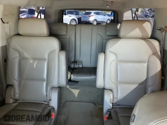 ✅ 2015 Chevrolet Suburban LTZ • VIN: 1GNSKKKC9FR555305 • Lot: 68068574. Wystawiony na Copart z przebiegiem 133 174 mil. Bezpłatny archiwum sprzedaży aukcyjnych z USA i szczegółowy raport historii pojazdu na DreamBid. Zdjęcie 10.