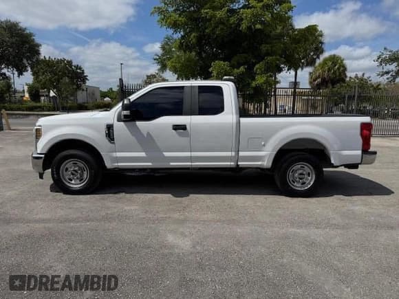 ✅ 2019 Ford F-250 XL • VIN: 1FT7X2A60KEC91808 • Lot: 90270695. Wystawiony na Copart z przebiegiem 101 633 mil. Bezpłatny archiwum sprzedaży aukcyjnych z USA i szczegółowy raport historii pojazdu na DreamBid. Zdjęcie 12.