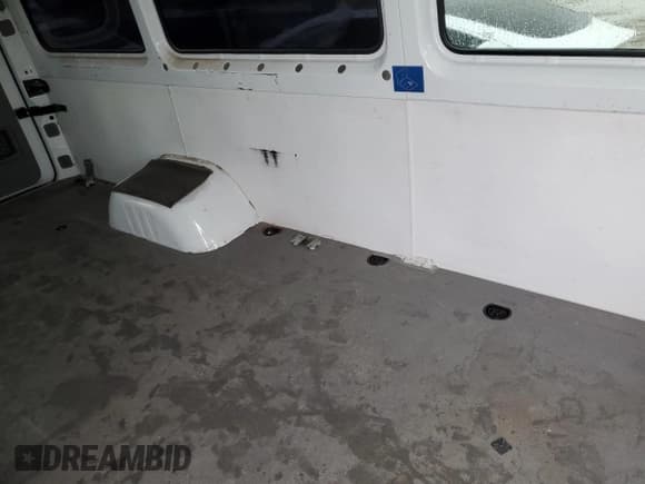 ✅ 2011 Mercedes-Benz Sprinter • VIN: WD3PF4CD0B5588033 • Лот: 45869255. Опубликован ранее на Copart с пробегом 241 977 миль. Бесплатный доступ к архиву аукционных продаж из США и подробный отчёт об истории автомобиля на DreamBid. Изображение 11.