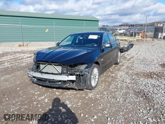 ✅ 2013 BMW 5 Series 535i xDrive • VIN: WBAFU7C51DDU71651 • Lot: 43661539. Wystawiony na IAAI z przebiegiem 55 558 mil. Bezpłatny archiwum sprzedaży aukcyjnych z USA i szczegółowy raport historii pojazdu na DreamBid. Zdjęcie 2.