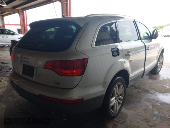 ✅ 2008 Audi Q7 Premium • VIN: WA1BY74LX8D059683 • Lot: 42730578. Listed on IAAI with 143,734 mi. Free auction sales archive from the USA and detailed vehicle history report at DreamBid. Image 4.