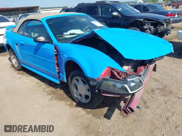 ✅ 2000 Ford Mustang • VIN: 1FAFP4444YF186845 • Лот: 43061651. Опубликован ранее на IAAI с пробегом 124 499 миль. Бесплатный доступ к архиву аукционных продаж из США и подробный отчёт об истории автомобиля на DreamBid. Изображение 1.