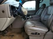 ✅ 2003 Chevrolet Suburban LT • VIN: 1GNEC16Z03J122680 • Lot: 41455655. Wystawiony na Copart z przebiegiem 278 798 mil. Bezpłatny archiwum sprzedaży aukcyjnych z USA i szczegółowy raport historii pojazdu na DreamBid. Zdjęcie 7.