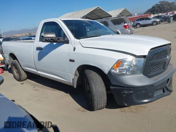 ✅ 2018 Ram 1500 Tradesman • VIN: 3C6JR6DT0JG210216 • Лот: 43873818. Опубликован ранее на IAAI с пробегом 114 570 миль. Бесплатный доступ к архиву аукционных продаж из США и подробный отчёт об истории автомобиля на DreamBid. Изображение 1.