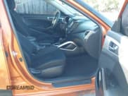 ✅ 2016 Hyundai Veloster • VIN: KMHTC6AD8GU287711 • Lot: 41566618. Wystawiony na IAAI z przebiegiem 78 606 mil. Bezpłatny archiwum sprzedaży aukcyjnych z USA i szczegółowy raport historii pojazdu na DreamBid. Zdjęcie 5.