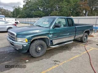 ✅ 1997 Dodge 1500 • VIN: 1B7HC13Y1VJ607396 • Lot: 93415805. Wystawiony na Copart z przebiegiem 185 256 mil. Bezpłatny archiwum sprzedaży aukcyjnych z USA i szczegółowy raport historii pojazdu na DreamBid. Zdjęcie 1.