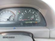 ✅ 2002 Toyota Camry LE • VIN: 4T1BE32K22U563620 • Lot: 43647151. Wystawiony na IAAI z przebiegiem 261 844 mil. Bezpłatny archiwum sprzedaży aukcyjnych z USA i szczegółowy raport historii pojazdu na DreamBid. Zdjęcie 7.