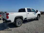 ✅ 2021 Chevrolet Silverado 2500HD Custom • VIN: 1GC4YME74MF288597 • Lot: 65971905. Wystawiony na Copart z przebiegiem 58 694 mil. Bezpłatny archiwum sprzedaży aukcyjnych z USA i szczegółowy raport historii pojazdu na DreamBid. Zdjęcie 3.