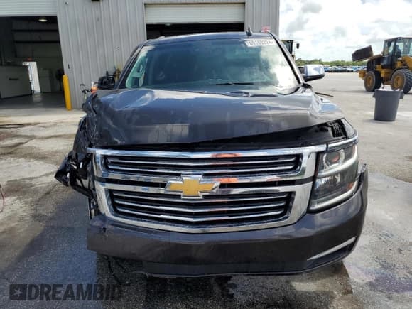 ✅ 2018 Chevrolet Suburban Premier • VIN: 1GNSCJKC9JR168124 • Lot: 69180224. Wystawiony na Copart z przebiegiem 119 776 mil. Bezpłatny archiwum sprzedaży aukcyjnych z USA i szczegółowy raport historii pojazdu na DreamBid. Zdjęcie 5.