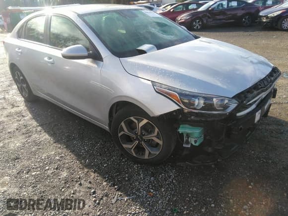 ✅ 2020 Kia Forte LXS • VIN: 3KPF24AD2LE253541 • Лот: 39309935. Опубликован ранее на IAAI с пробегом 79 745 миль. Бесплатный доступ к архиву аукционных продаж из США и подробный отчёт об истории автомобиля на DreamBid. Изображение 1.
