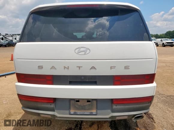 ✅ 2024 Hyundai Santa Fe SE • VIN: 5NMP14GL4RH051582 • Lot: 65966815. Wystawiony na Copart z przebiegiem 27 914 mil. Bezpłatny archiwum sprzedaży aukcyjnych z USA i szczegółowy raport historii pojazdu na DreamBid. Zdjęcie 6.