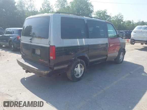 ✅ 1995 GMC Safari • VIN: 1GKEL19W5SB543740 • Lot: 42507228. Wystawiony na IAAI z przebiegiem 141 545 mil. Bezpłatny archiwum sprzedaży aukcyjnych z USA i szczegółowy raport historii pojazdu na DreamBid. Zdjęcie 4.