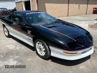 ✅ 1993 Chevrolet Camaro Z28 • VIN: 2G1FP22P3P2106343 • Lot: 58297335. Wystawiony na Copart z przebiegiem 32 035 mil. Bezpłatny archiwum sprzedaży aukcyjnych z USA i szczegółowy raport historii pojazdu na DreamBid. Zdjęcie 1.
