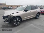 ✅ 2025 Volvo XC60 Plus • VIN: YV4H60RC7S1068305 • Lot: 42100343. Listed on IAAI with 1,870 mi. Free auction sales archive from the USA and detailed vehicle history report at DreamBid. Image 2.