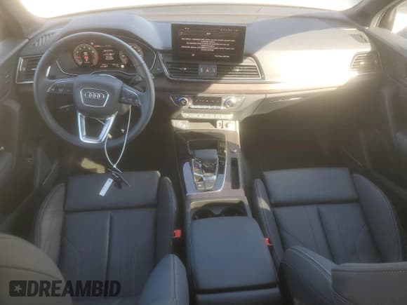 ✅ 2025 Audi Q5 Sportback S line Premium Plus • VIN: WA15AAFY9S2013028 • Lot: 84900355. Listed on Copart with 5,137 mi. Free auction sales archive from the USA and detailed vehicle history report at DreamBid. Image 8.