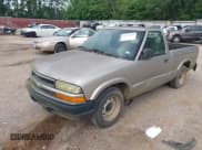 ✅ 1999 Chevrolet S-10 • VIN: 1GCCS1446X8101789 • Lot: 42527229. Wystawiony na IAAI z przebiegiem Nie podano. Bezpłatny archiwum sprzedaży aukcyjnych z USA i szczegółowy raport historii pojazdu na DreamBid. Zdjęcie 2.