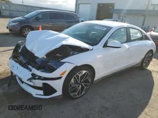 ✅ 2025 Hyundai Ioniq 6 SEL • VIN: KMHM34ACXSA099380 • Lot: 84194385. Listed on Copart with 496 mi. Free auction sales archive from the USA and detailed vehicle history report at DreamBid. Image 1.