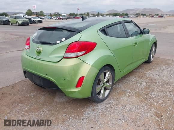 2012 Hyundai Veloster w/Gray Int с VIN KMHTC6AD6CU052668, выставлен на аукционе IAAI как лот 43165096 с пробегом 156 135 миль миль и . История ставок и продаж доступна на DreamBid. Изображение 4.