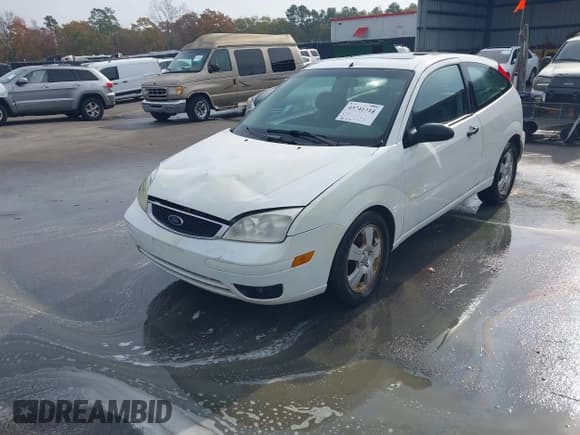 ✅ 2007 Ford Focus S • VIN: 1FAFP31N87W246907 • Лот: 43741314. Опубликован ранее на IAAI с пробегом 207 158 миль. Бесплатный доступ к архиву аукционных продаж из США и подробный отчёт об истории автомобиля на DreamBid. Изображение 2.