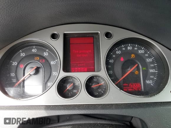 ✅ 2008 Volkswagen Passat Komfort • VIN: WVWAK73C78E095507 • Лот: 84908925. Опубликован ранее на Copart с пробегом 153 086 миль. Бесплатный доступ к архиву аукционных продаж из США и подробный отчёт об истории автомобиля на DreamBid. Изображение 9.