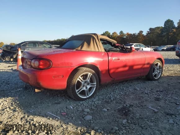 ✅ 2004 Mazda MX-5 Miata Cloth • VIN: JM1NB353340402430 • Lot: 77413414. Wystawiony na Copart z przebiegiem 227 831 mil. Bezpłatny archiwum sprzedaży aukcyjnych z USA i szczegółowy raport historii pojazdu na DreamBid. Zdjęcie 3.