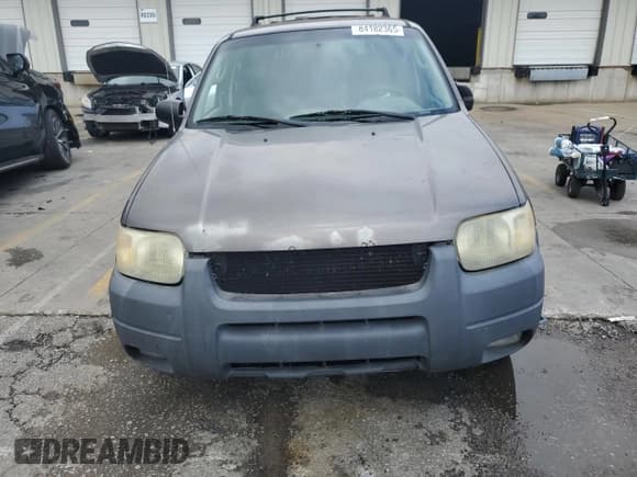 ✅ 2003 Ford Escape XLT Popular • VIN: 1FMYU03183KA10713 • Lot: 84182365. Wystawiony na Copart z przebiegiem 195 967 mil. Bezpłatny archiwum sprzedaży aukcyjnych z USA i szczegółowy raport historii pojazdu na DreamBid. Zdjęcie 5.