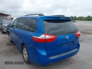 ✅ 2017 Toyota Sienna LE • VIN: 5TDKZ3DC4HS813712 • Лот: 43273612. Опубликован ранее на IAAI с пробегом 85 149 миль. Бесплатный доступ к архиву аукционных продаж из США и подробный отчёт об истории автомобиля на DreamBid. Изображение 14.