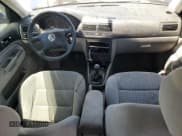 ✅ 2001 Volkswagen Golf GLS • VIN: 9BWGT61J914057698 • Лот: 58576605. Опубликован ранее на Copart с пробегом 270 209 миль. Бесплатный доступ к архиву аукционных продаж из США и подробный отчёт об истории автомобиля на DreamBid. Изображение 8.