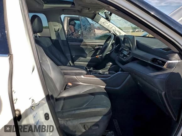 ✅ 2020 Toyota Highlander Limited • VIN: 5TDDZRBHXLS045902 • Lot: 92232035. Wystawiony na Copart z przebiegiem 37 630 mil. Bezpłatny archiwum sprzedaży aukcyjnych z USA i szczegółowy raport historii pojazdu na DreamBid. Zdjęcie 7.