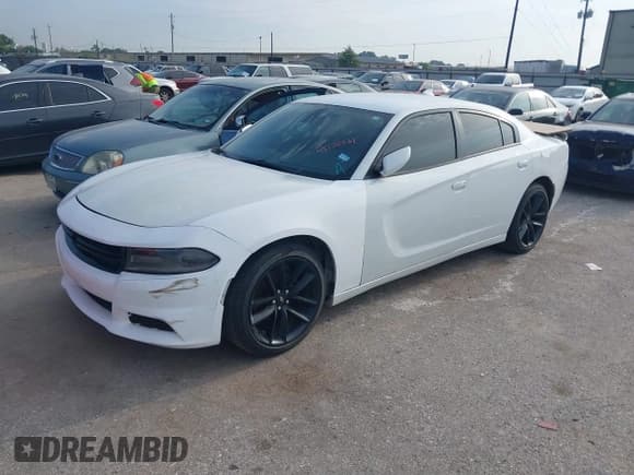 ✅ 2018 Dodge Charger SXT Plus • VIN: 2C3CDXHGXJH143518 • Лот: 43190261. Опубликован ранее на IAAI с пробегом 232 900 миль. Бесплатный доступ к архиву аукционных продаж из США и подробный отчёт об истории автомобиля на DreamBid. Изображение 2.