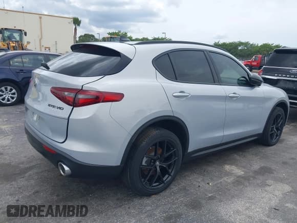 ✅ 2021 Alfa Romeo Stelvio • VIN: ZASPAJAN5M7D01315 • Лот: 41759650. Опубликован ранее на IAAI с пробегом Не указан. Бесплатный доступ к архиву аукционных продаж из США и подробный отчёт об истории автомобиля на DreamBid. Изображение 4.