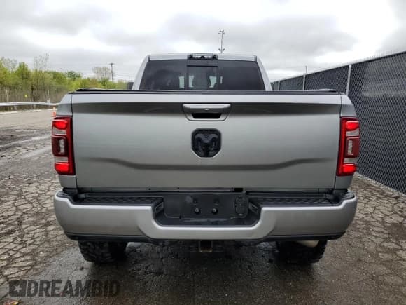 ✅ 2020 Ram 2500 Limited • VIN: 3C6UR5SL9LG282626 • Lot: 55918975. Wystawiony na Copart z przebiegiem 129 540 mil. Bezpłatny archiwum sprzedaży aukcyjnych z USA i szczegółowy raport historii pojazdu na DreamBid. Zdjęcie 6.