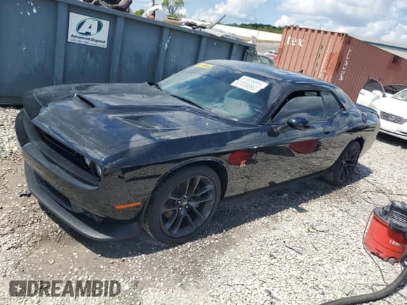 ✅ 2023 Dodge Challenger R/T Scat Pack • VIN: 2C3CDZFJ8PH614861 • Lot: 61838004. Listed on Copart with 1,580 mi. Free auction sales archive from the USA and detailed vehicle history report at DreamBid. Image 1.