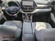 ✅ 2025 Toyota Highlander LE • VIN: 5TDKDRAH3SS555482 • Лот: 67095145. Опубликован ранее на Copart с пробегом 8 436 миль. Бесплатный доступ к архиву аукционных продаж из США и подробный отчёт об истории автомобиля на DreamBid. Изображение 8.