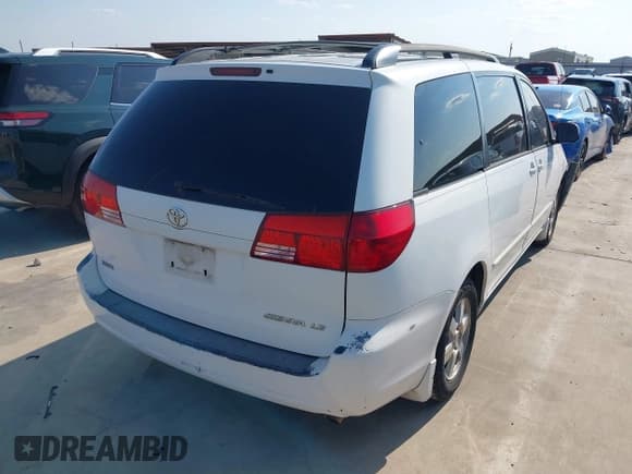 ✅ 2005 Toyota Sienna CE • VIN: 5TDZA23C75S327067 • Lot: 43174534. Listed on IAAI with 258,900 mi. Free auction sales archive from the USA and detailed vehicle history report at DreamBid. Image 4.