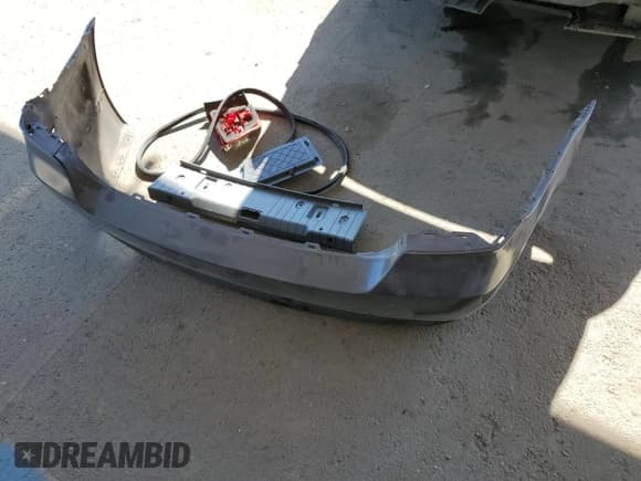 ✅ 2006 BMW 3 Series 325i • VIN: WBAVB17506NK31299 • Lot: 56131415. Wystawiony na Copart z przebiegiem 215 251 mil. Bezpłatny archiwum sprzedaży aukcyjnych z USA i szczegółowy raport historii pojazdu na DreamBid. Zdjęcie 12.