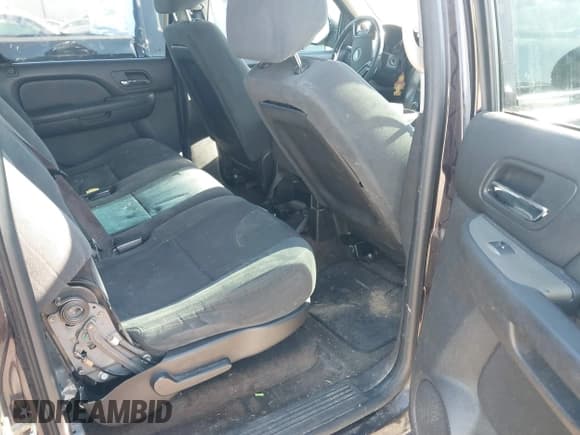 ✅ 2009 Chevrolet Suburban LS • VIN: 1GNFC16019R213344 • Lot: 41660083. Listed on IAAI with 337,734 mi. Free auction sales archive from the USA and detailed vehicle history report at DreamBid. Image 8.