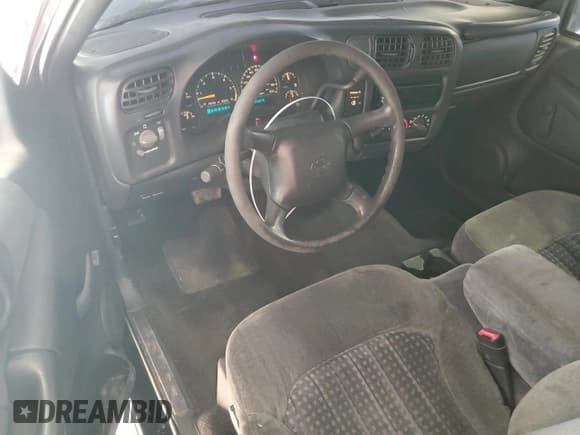 ✅ 2001 Chevrolet S-10 LS • VIN: 1GCCS19W218170447 • Лот: 84566654. Опубликован ранее на Copart с пробегом 66 875 миль. Бесплатный доступ к архиву аукционных продаж из США и подробный отчёт об истории автомобиля на DreamBid. Изображение 8.