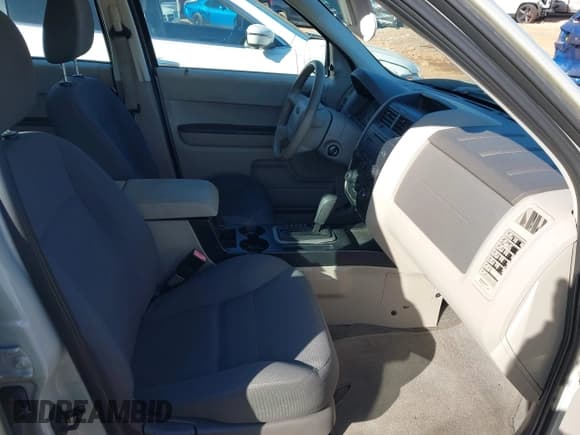 ✅ 2008 Ford Escape XLS • VIN: 1FMCU02Z28KB85029 • Lot: 43674674. Listed on IAAI with 102,069 mi. Free auction sales archive from the USA and detailed vehicle history report at DreamBid. Image 5.