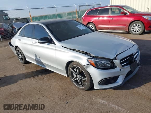 ✅ 2016 Mercedes-Benz C 300 Luxury • VIN: 55SWF4KBXGU110644 • Lot: 43338357. Wystawiony na IAAI z przebiegiem 78 841 mil. Bezpłatny archiwum sprzedaży aukcyjnych z USA i szczegółowy raport historii pojazdu na DreamBid. Zdjęcie 1.