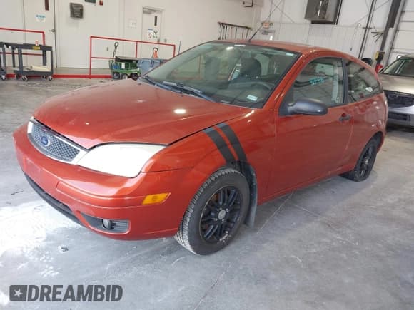 ✅ 2005 Ford Focus S • VIN: 3FAFP31N05R150706 • Лот: 42355781. Опубликован ранее на IAAI с пробегом 194 401 миль. Бесплатный доступ к архиву аукционных продаж из США и подробный отчёт об истории автомобиля на DreamBid. Изображение 2.