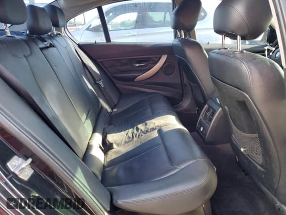 ✅ 2013 BMW 3 Series 328i • VIN: WBA3A5G56DNP19462 • Лот: 82295615. Опубликован ранее на Copart с пробегом 222 279 миль. Бесплатный доступ к архиву аукционных продаж из США и подробный отчёт об истории автомобиля на DreamBid. Изображение 10.