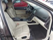 ✅ 2019 Lincoln MKT Reserve • VIN: 2LMHJ5AT8KBL02790 • Lot: 42661110. Listed on IAAI with 117,068 mi. Free auction sales archive from the USA and detailed vehicle history report at DreamBid. Image 5.