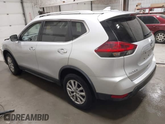 ✅ 2018 Nissan Rogue SV • VIN: KNMAT2MVXJP523709 • Lot: 43531207. Wystawiony na IAAI z przebiegiem 92 203 mil. Bezpłatny archiwum sprzedaży aukcyjnych z USA i szczegółowy raport historii pojazdu na DreamBid. Zdjęcie 3.