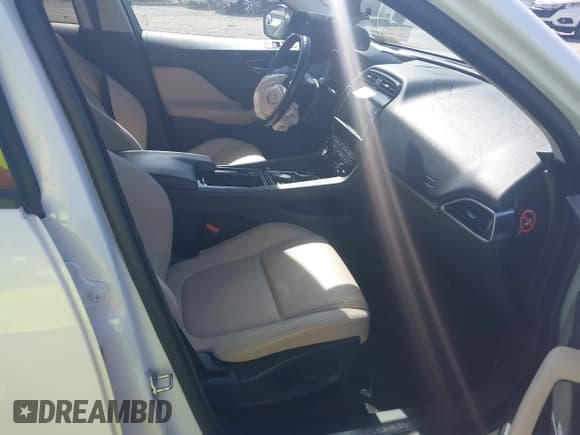 ✅ 2018 Jaguar F-Pace 30t Premium • VIN: SADCJ2GX1JA283310 • Lot: 43369823. Listed on IAAI with 173,992 mi. Free auction sales archive from the USA and detailed vehicle history report at DreamBid. Image 5.