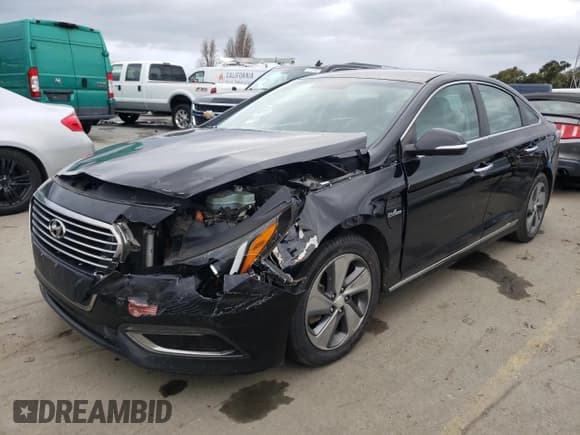 ✅ 2016 Hyundai Sonata • VIN: KMHE14L26GA031518 • Лот: 82179763. Опубликован ранее на Copart с пробегом Не указан. Бесплатный доступ к архиву аукционных продаж из США и подробный отчёт об истории автомобиля на DreamBid. Изображение 1.