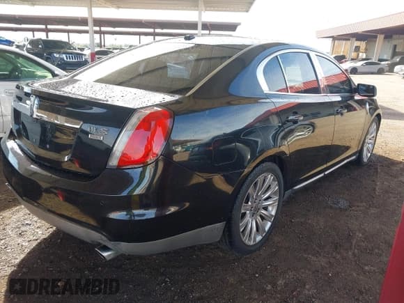 ✅ 2009 Lincoln MKS • VIN: 1LNHM94R49G635419 • Lot: 43712965. Wystawiony na IAAI z przebiegiem 220 597 mil. Bezpłatny archiwum sprzedaży aukcyjnych z USA i szczegółowy raport historii pojazdu na DreamBid. Zdjęcie 4.