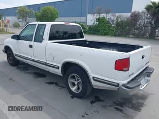 ✅ 1998 Chevrolet S-10 LS • VIN: 1GCCS19X0W8119240 • Лот: 42054670. Опубликован ранее на IAAI с пробегом 183 137 миль. Бесплатный доступ к архиву аукционных продаж из США и подробный отчёт об истории автомобиля на DreamBid. Изображение 3.